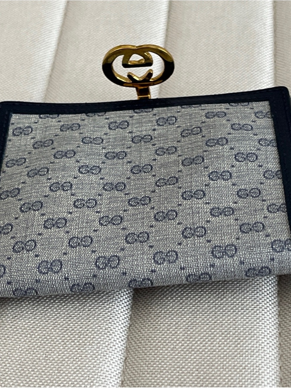 Gucci Gold and Navy Double G Logo Hardware Accent wallet - Picture 5 of 15